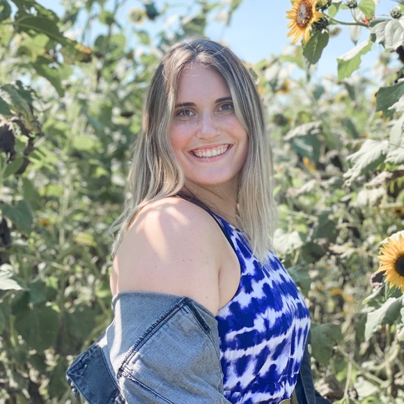 Meet your Posher, Lindsay - Picture 2 of 3